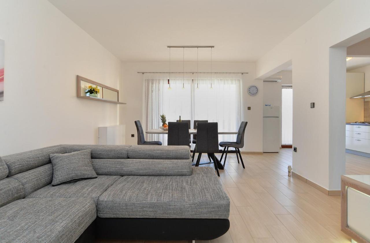 House Pula 2080 Villa Luaran gambar