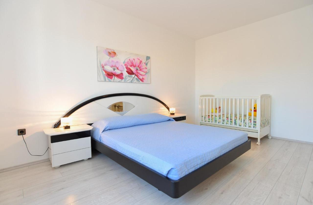 House Pula 2080 Villa Luaran gambar