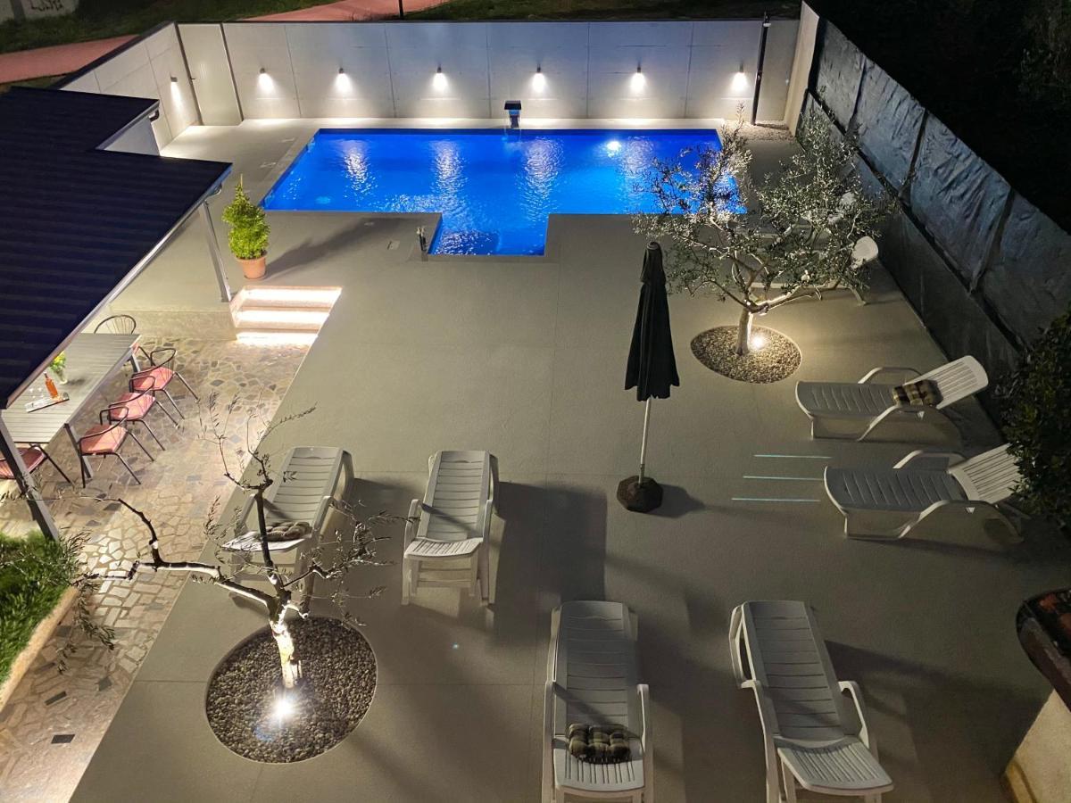 House Pula 2080 Villa Luaran gambar
